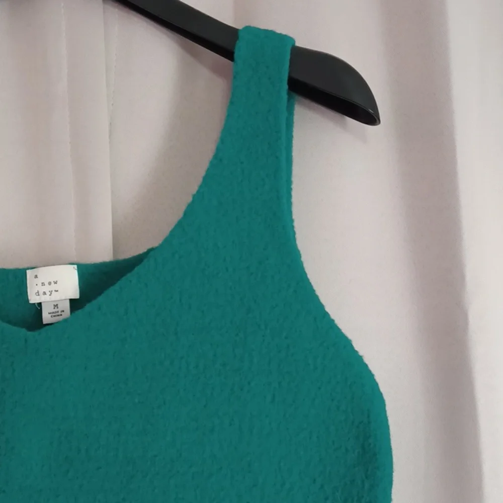 A New Day Fuzzy Sweater Tank Cropped Scoop Neck Rich Green
